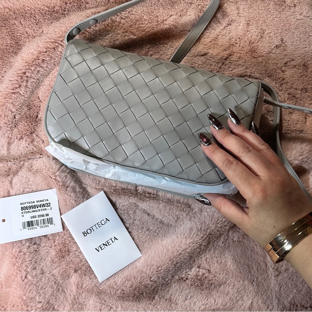 Bottega Veneta
Intrecciato Leather Shoulder Bag
